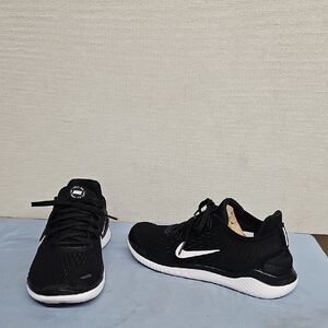 Nike Black and White Women's Sneakers